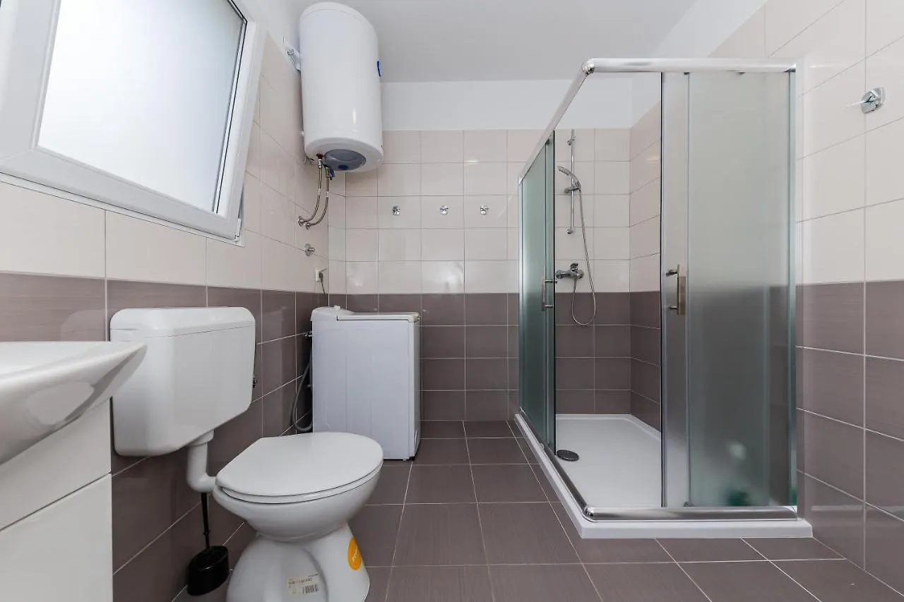 II Tweety Hotel Kastela Guest house