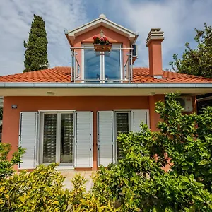 Ana Apartament