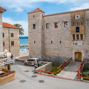 Villa Heritage Vitturi Sea View, Kastela